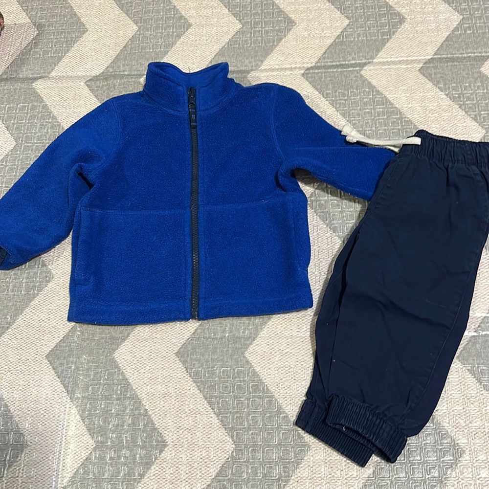 The children place Baby boy fleece and jogger set